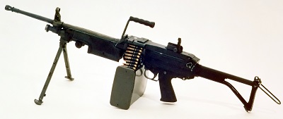 Infanterie Américaine. M249_fn_minimi_da-sc-85-11586_c1